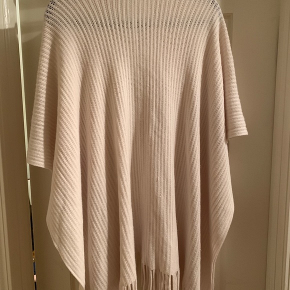 Brand New Loft Poncho - Picture 2 of 3